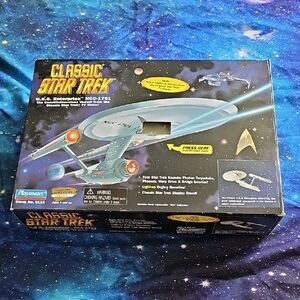 Classic Star Trek U.S.S. Enterprise Ship